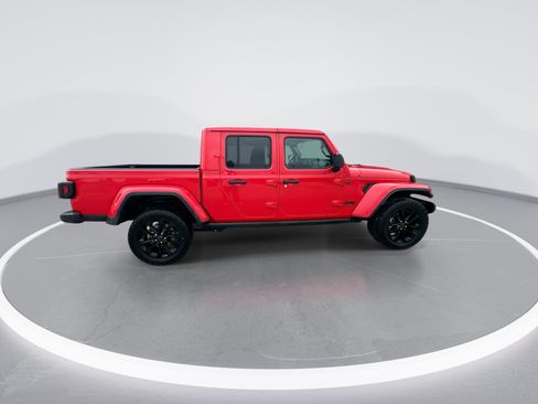 Used 2025 Jeep Gladiator Sport AWD/4WD image 9