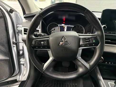 Used 2024 Mitsubishi Outlander SE FWD image 15