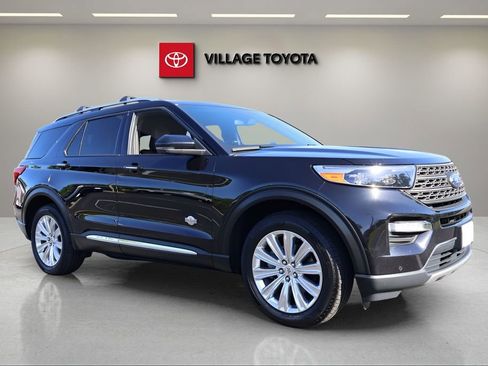 Used 2021 Ford Explorer King Ranch w/ Premium Technology Package image 7