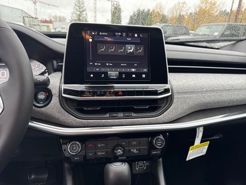 New 2026 Jeep Compass Latitude image 22