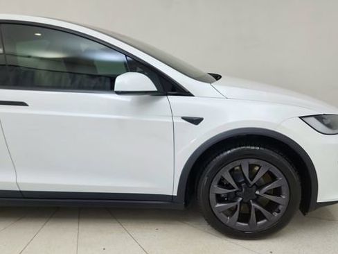 Used 2024 Tesla Model X image 7