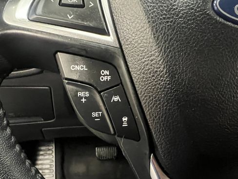 Used 2024 Ford Edge SEL image 35