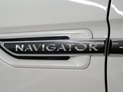 Used 2021 Lincoln Navigator Black Label AWD/4WD image 8