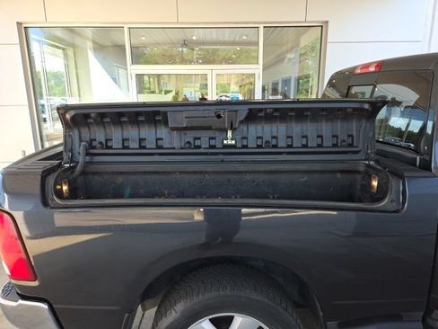 Used 2015 RAM 1500 Classic SLT w/ Luxury Group AWD/4WD image 12