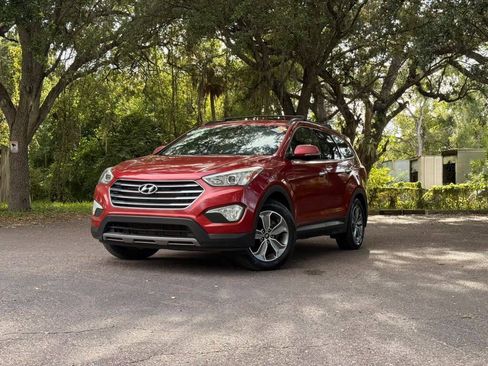 Used 2013 Hyundai Santa Fe GLS FWD image 1