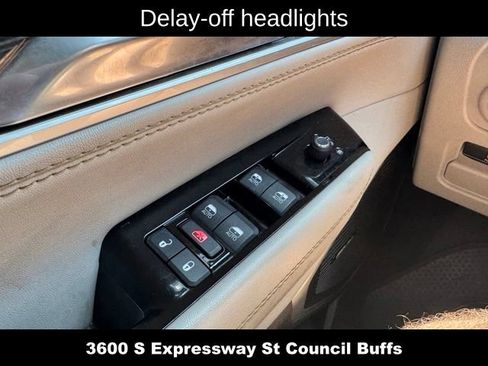 Used 2022 Jeep Wagoneer Series III w/ Rear Seat Video Group 1 RWD image 28