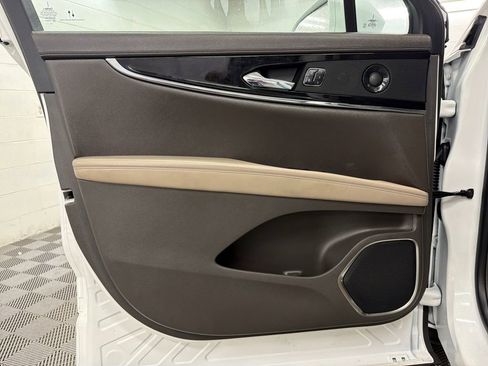 Used 2022 Lincoln Nautilus Reserve w/ Equipment Group 201A image 16