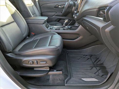 Used 2023 Chevrolet Traverse RS w/ LPO, Floor Liner Package image 21