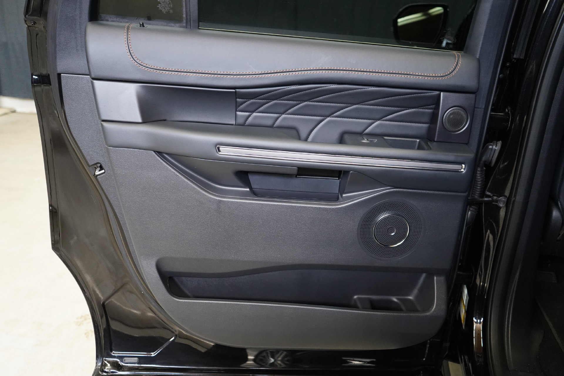 Used 2024 Ford Expedition Max Platinum AWD/4WD image 41