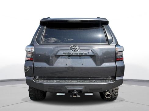 Used 2022 Toyota 4Runner SR5 RWD image 7