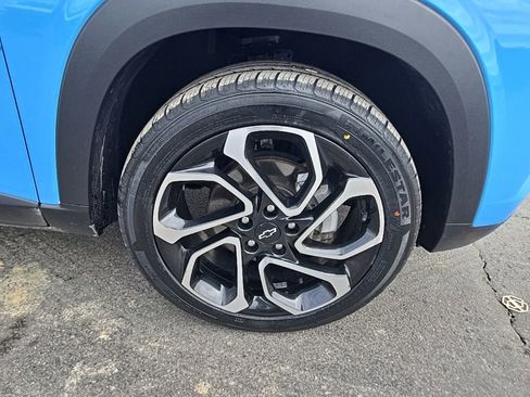 Used 2024 Chevrolet Trax RS w/ Sunroof Package image 9