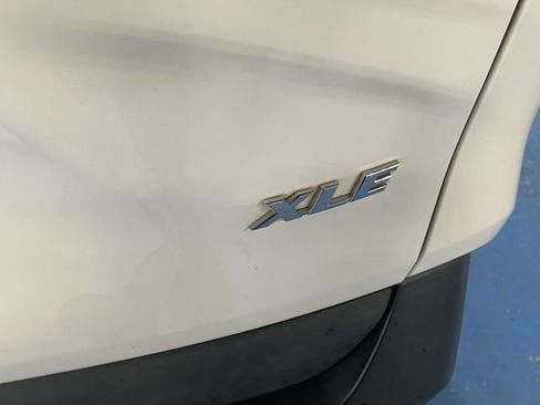 Used 2019 Toyota RAV4 XLE w/ Convenience Package image 10