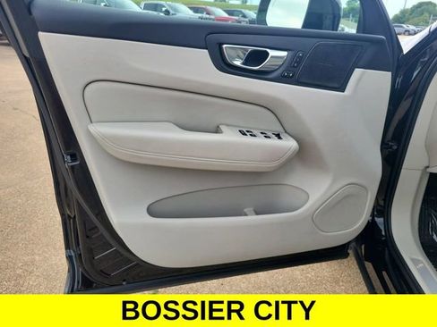 Used 2023 Volvo XC60 B5 Ultimate w/ Protection Package Premier FWD image 23