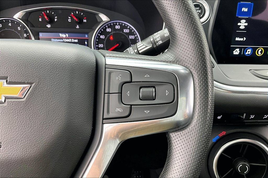 Used 2024 Chevrolet Blazer LT w/ Convenience Package FWD image 19