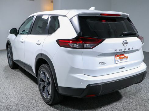 Used 2025 Nissan Rogue SV FWD image 9
