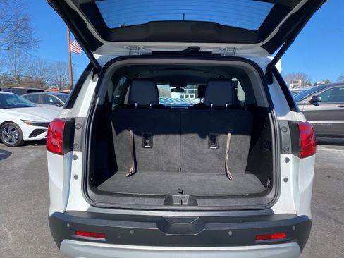Used 2019 GMC Acadia SLT image 15