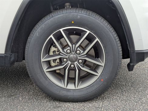 Used 2022 Jeep Grand Cherokee Limited image 10