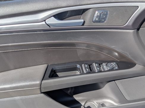 Used 2015 Ford Fusion Energi Titanium FWD image 15