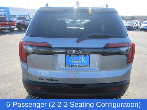 Used 2023 GMC Acadia SLE w/ Driver Convenience Package image 4