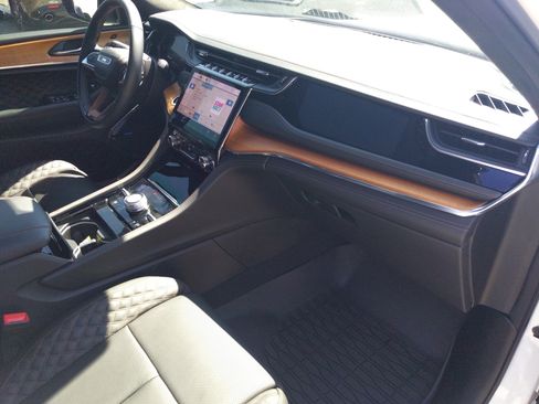 Used 2023 Jeep Grand Cherokee L Summit image 27