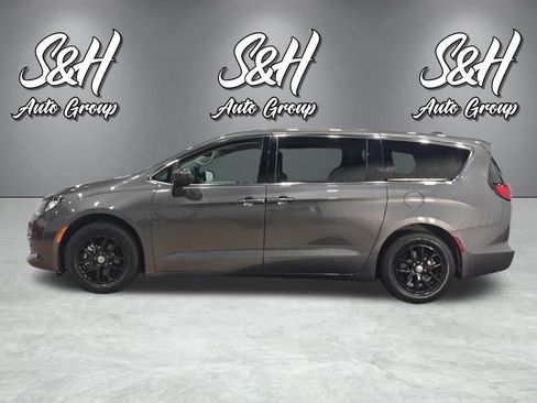 Used 2023 Chrysler Voyager LX FWD image 14