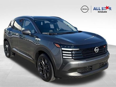 Used 2025 Nissan Kicks SR w/ SR Premium Package image 1