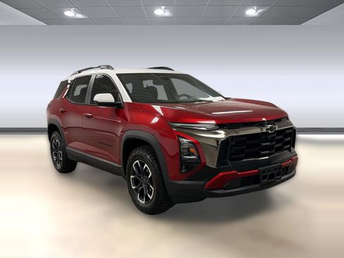 Used 2025 Chevrolet Equinox ACTIV w/ Safety and Technology Package AWD/4WD image 7