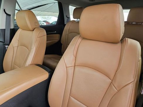 Used 2019 Buick Enclave Premium w/ LPO, Luxury Package image 10