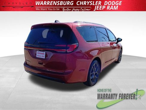 New 2026 Chrysler Pacifica Select FWD image 3