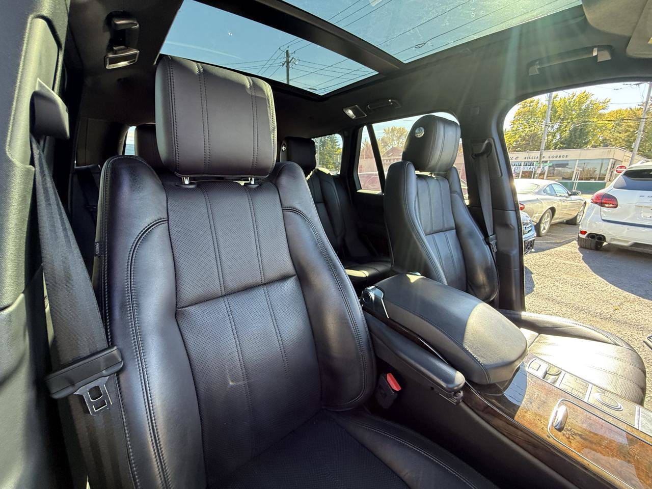 Used 2016 Land Rover Range Rover Supercharged AWD/4WD image 28