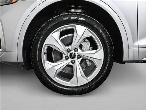 Certified 2025 Audi Q5 2.0T Premium Plus w/ Premium Plus Package image 25