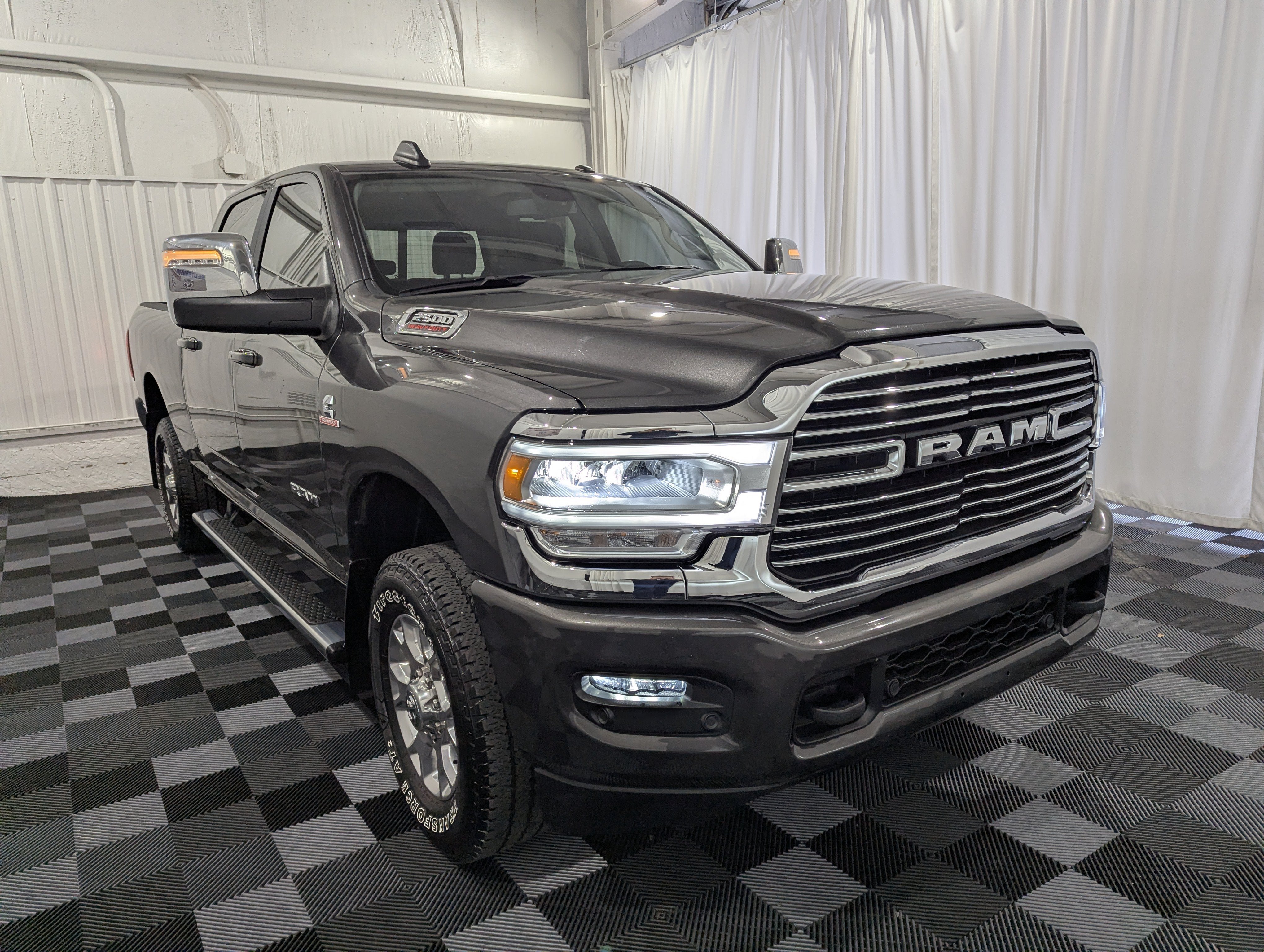 Used 2024 RAM 2500 Laramie AWD/4WD image 5