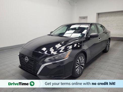 Used 2024 Nissan Altima 2.5 SV FWD image 1