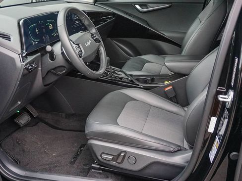 Certified 2024 Kia Niro EX FWD image 18
