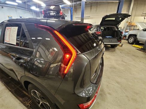 Used 2023 Kia Niro LX image 30