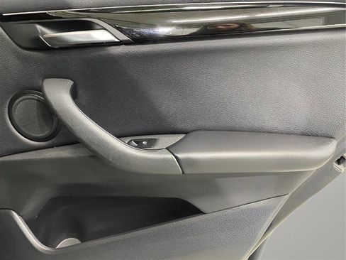 Used 2019 BMW X1 sDrive28i image 13