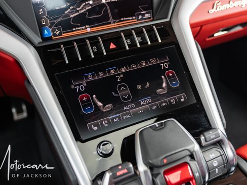 Used 2019 Lamborghini Urus AWD/4WD image 24