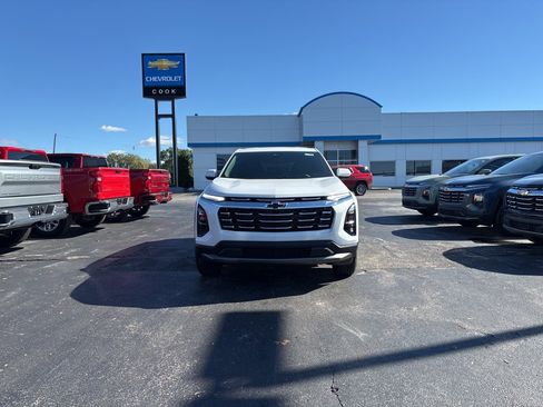 New 2026 Chevrolet Equinox LT w/ Convenience Package II image 2