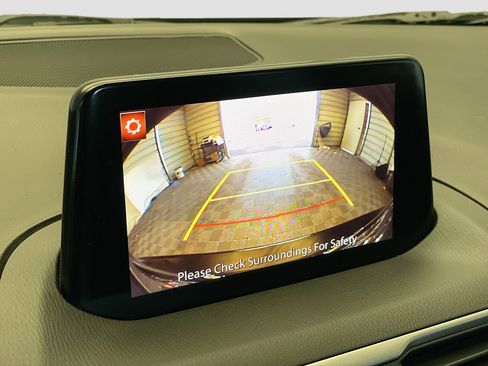 Used 2018 MAZDA MAZDA3 Sport w/ Preferred Equipment Package image 10