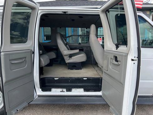 Used 2011 Ford E-150 and Econoline 150 image 12