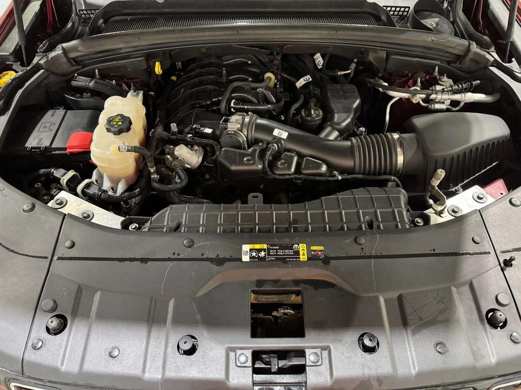 Used 2023 Jeep Grand Cherokee Limited AWD/4WD image 26