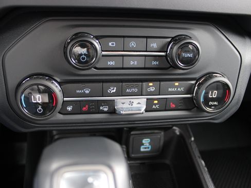 Used 2025 Ford Bronco Outer Banks AWD/4WD image 21