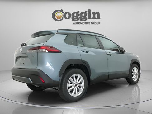 New 2026 Toyota Corolla Cross LE w/ Moonroof Package FWD image 19