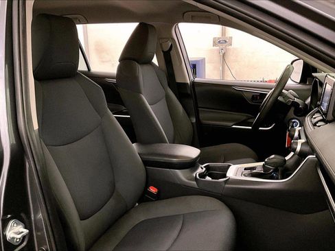 Used 2020 Toyota RAV4 LE w/ All Weather Liner Package image 7