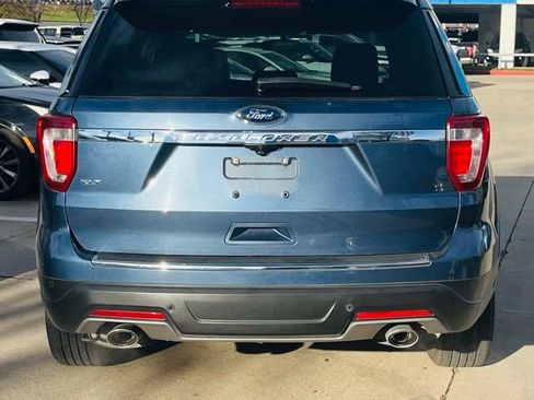 Used 2018 Ford Explorer XLT w/ Equipment Group 202A image 4