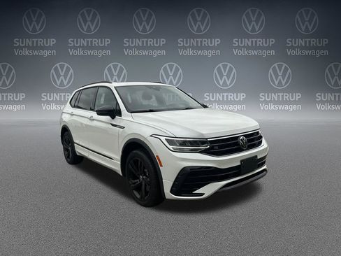Used 2024 Volkswagen Tiguan SE R-Line w/ MDO Package, Two-Row AWD/4WD image 41