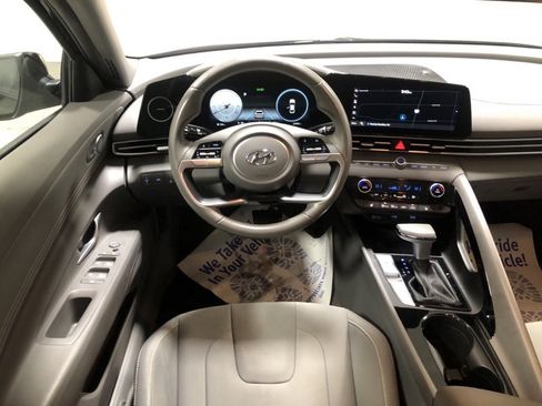 Used 2023 Hyundai Elantra SEL w/ Convenience Package image 30