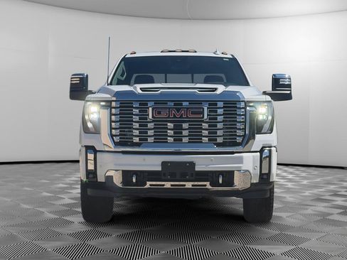 Used 2025 GMC Sierra 2500 Denali w/ Denali Reserve Package AWD/4WD image 2