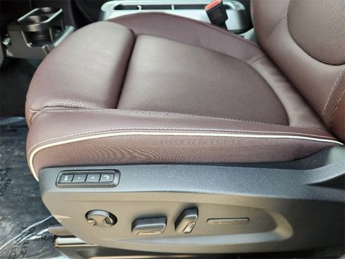 New 2025 Volkswagen ID. Buzz Pro S image 19