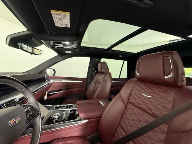 New 2026 Cadillac Escalade Luxury w/ Touring Package AWD/4WD image 17